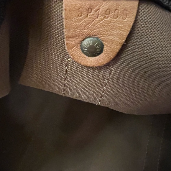 Authentic Louis Vuitton Keepall 50 - Picture 7 of 8